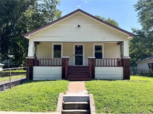 Popular Maywood Continuation Real Estate