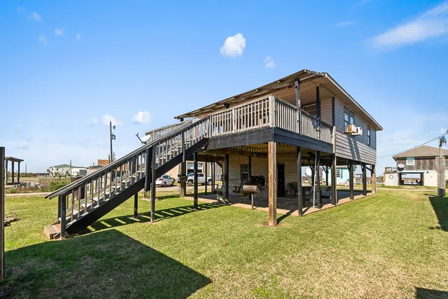 Popular Fishermans Isle Real Estate