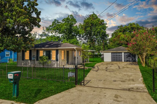 Popular Shady Oaks-Dailey Real Estate