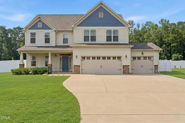 Popular Dean Manor Real Estate
