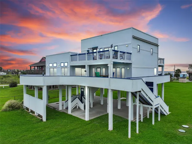 Expensive 33 Gilchrist Real Estate