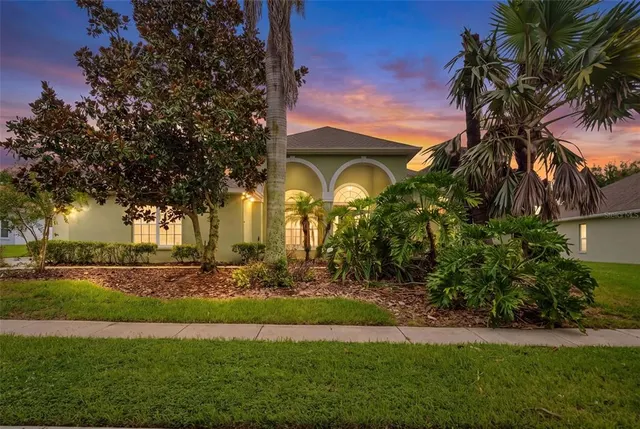 Popular FORMOSA GARDENS UNIT 1 Real Estate