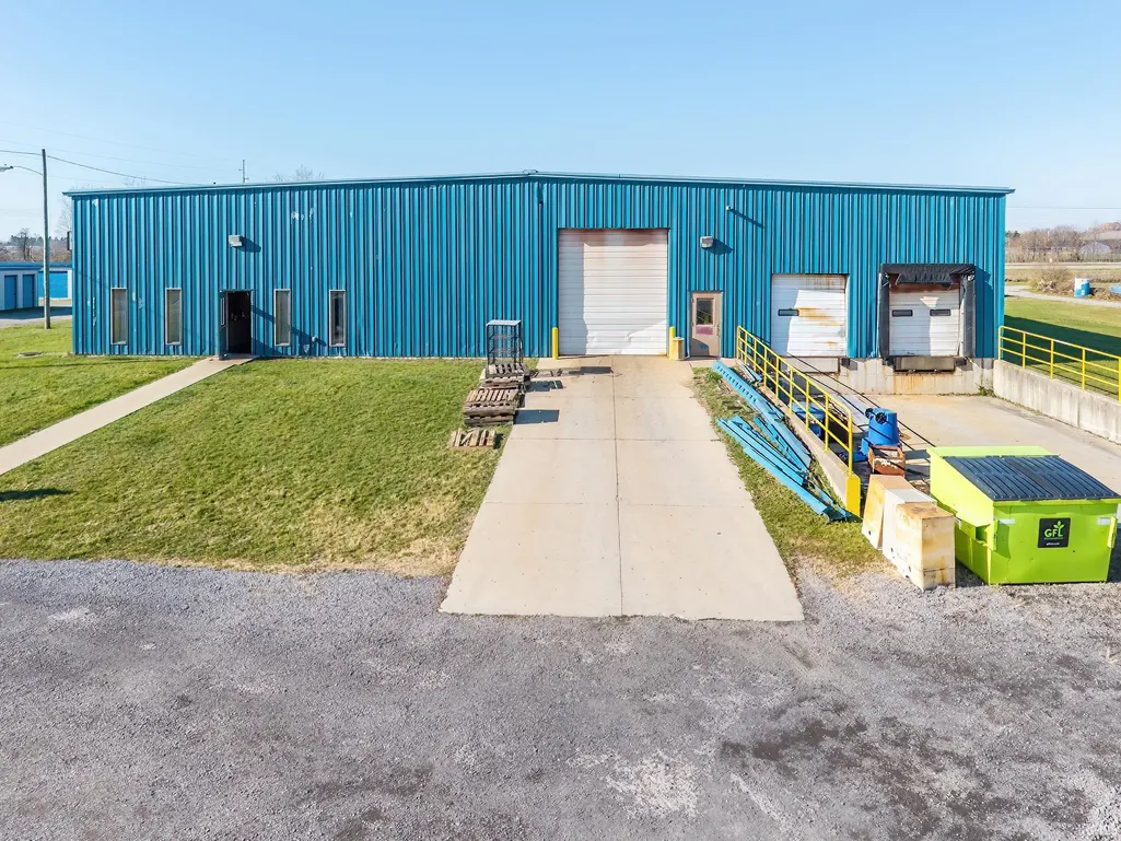 150 Green Dr, Avilla, IN 46710