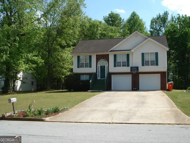 Popular Ivy Trace Real Estate