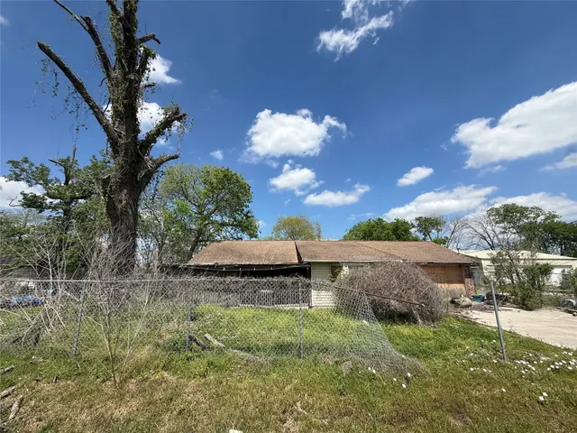 Popular J Jones Real Estate