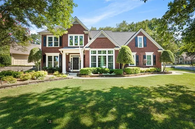 Popular Hamilton Fields Real Estate