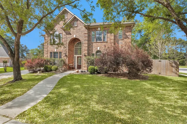 Popular Bentwood 01 Real Estate