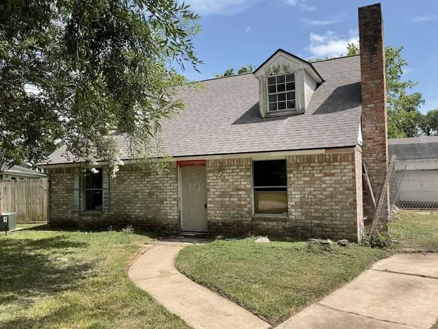 Popular Bacliff Villas Real Estate
