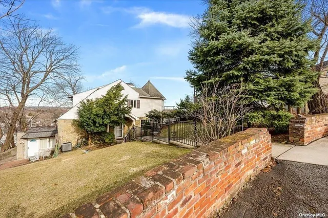 Popular Staten Island Real Estate