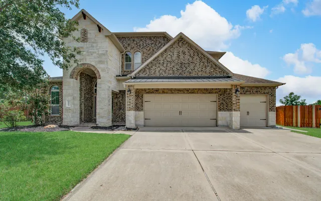 Popular Hampton Creek Sec 1 Real Estate