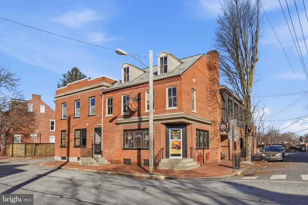 551 W King St,Unit Lancaster, Lancaster, PA 17603