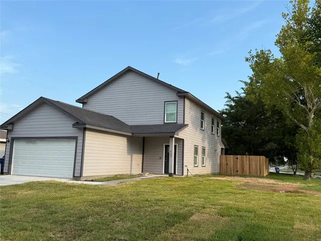 Popular Wayside Place Real Estate