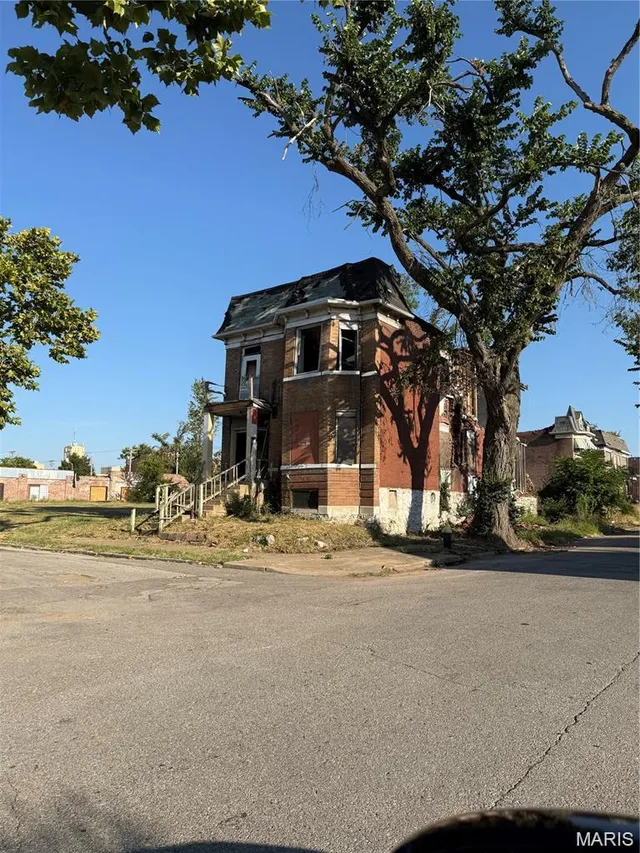 Cheap Lucas Hunt Add Real Estate
