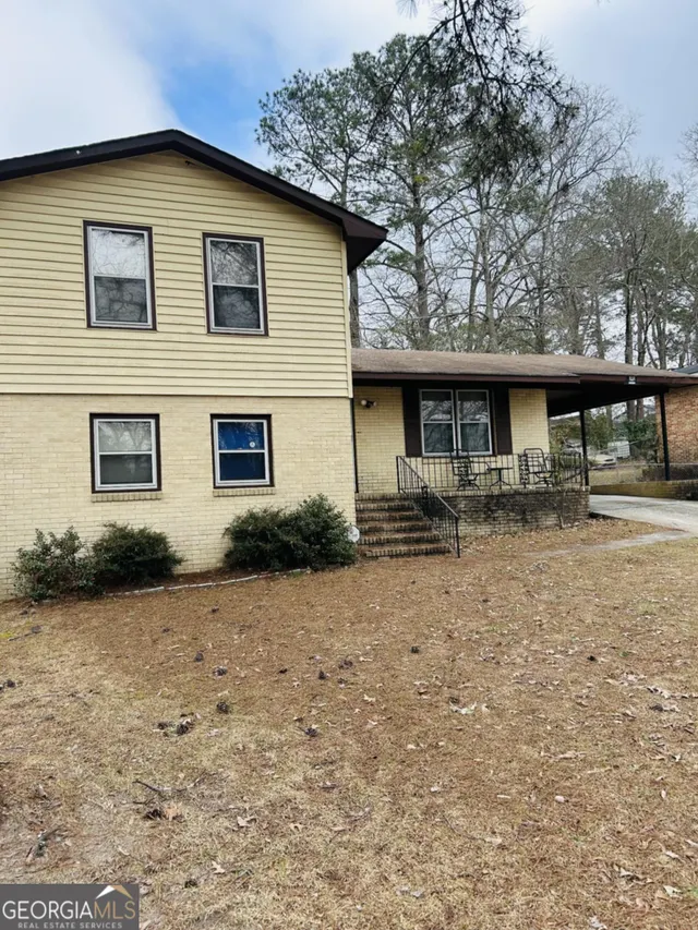 Cheap Lakeside Hills Real Estate