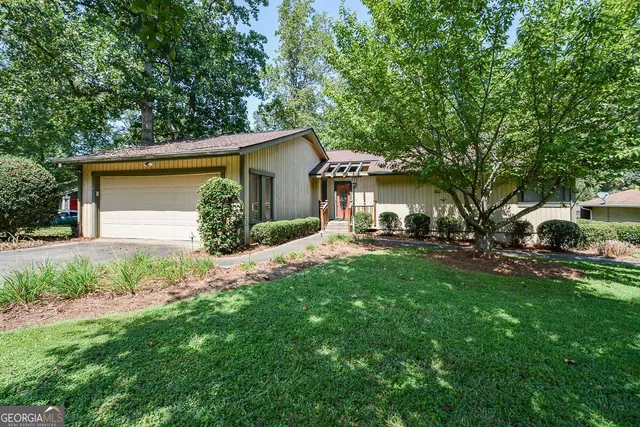 Cheap Springwood Village Real Estate