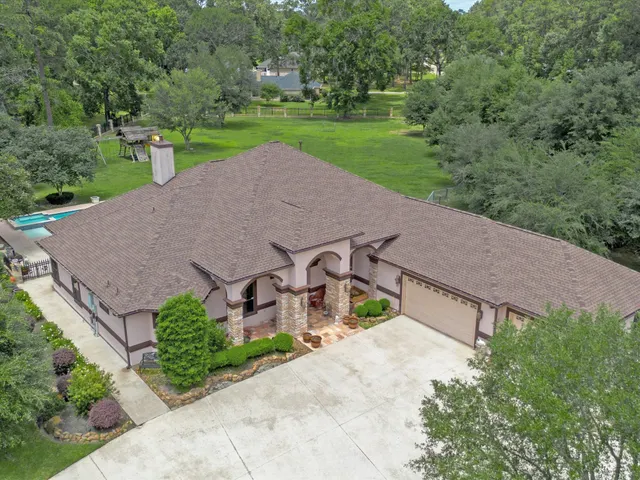 Popular Riverwalk 01 Real Estate