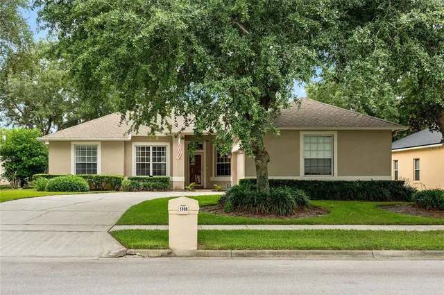 Popular STONEYWOOD PH 11 Real Estate