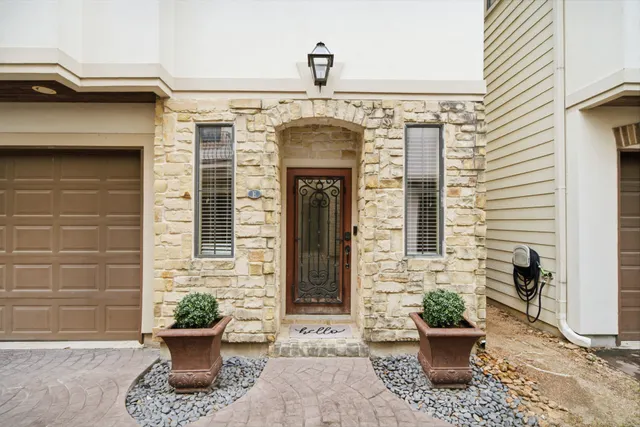 Popular Kiam Courts Real Estate