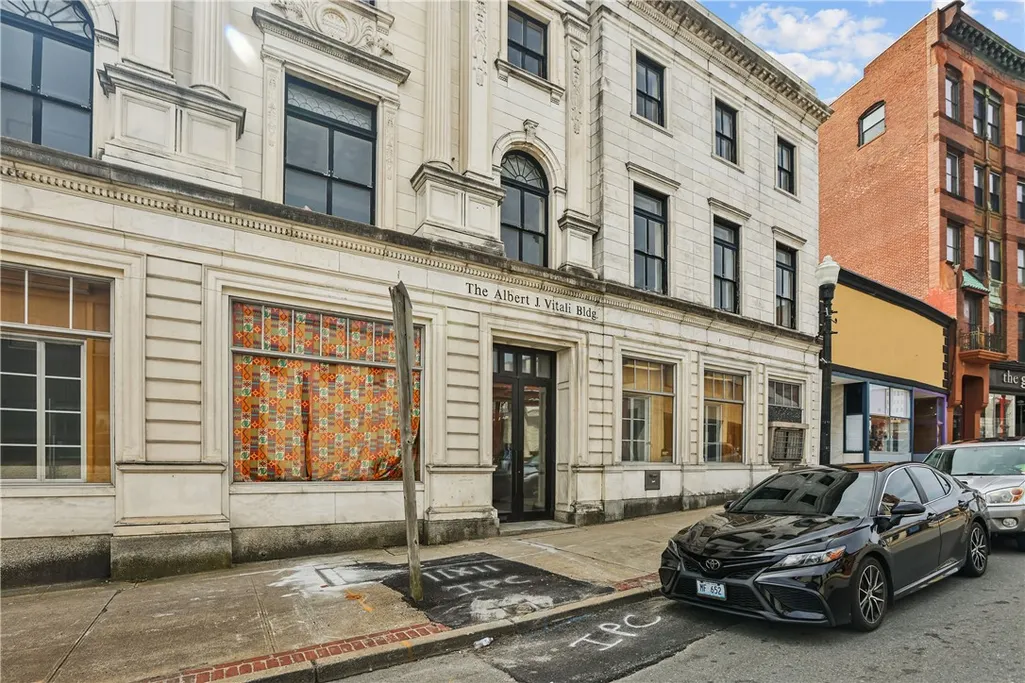 216 Main St,Unit Pawtucket, Pawtucket, RI 02860