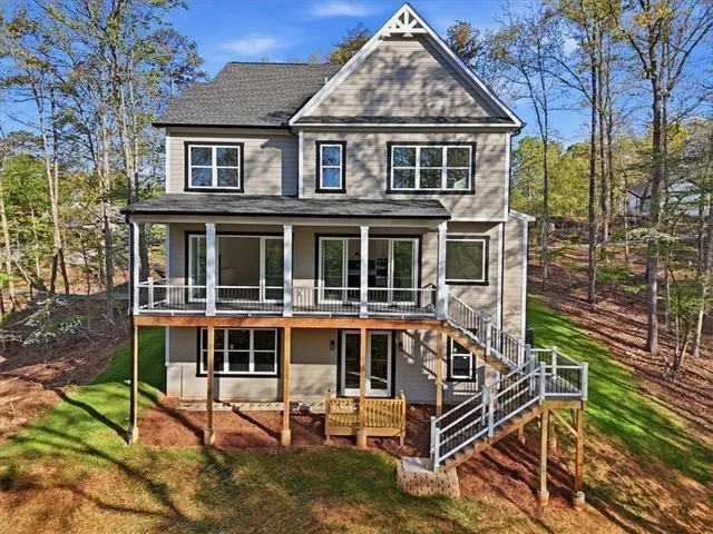 Popular Mountain View Lake Real Estate