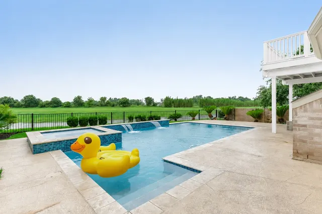 Popular Sienna Village of Anderson Spring Real Estate