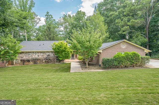 Cheap Brookfield Country Club Real Estate