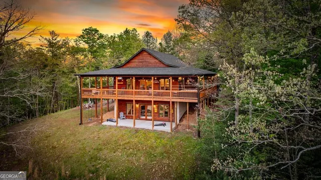Popular Walnut Hills Estates Real Estate