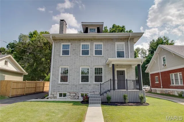 Popular Woodlawn Real Estate