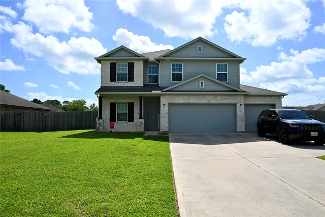 Popular (CL.N) COLUMBIA LAKES NEWER Real Estate