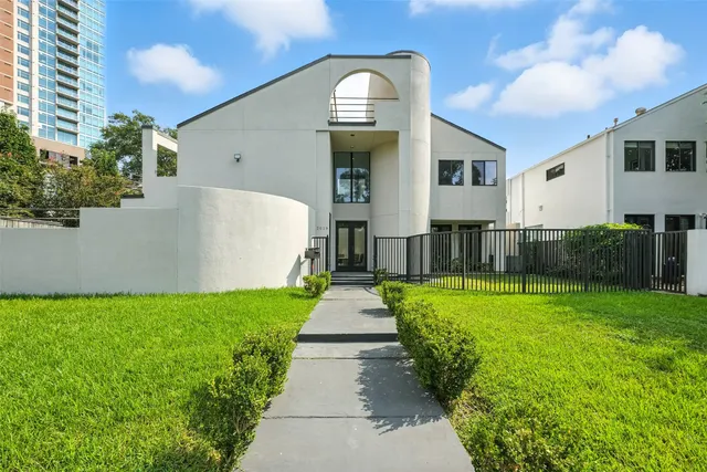 Popular Southgate Sec 03 Real Estate