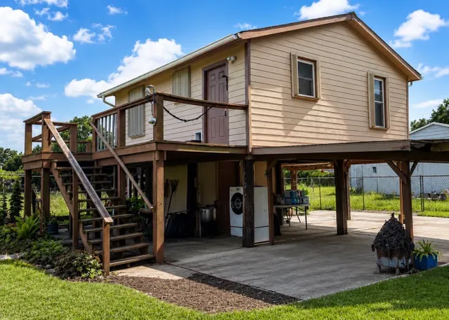 Popular Bayside Real Estate