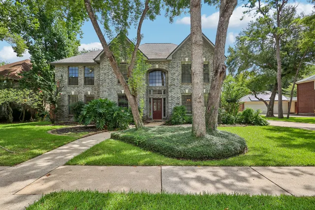 Popular Laurelfield Real Estate