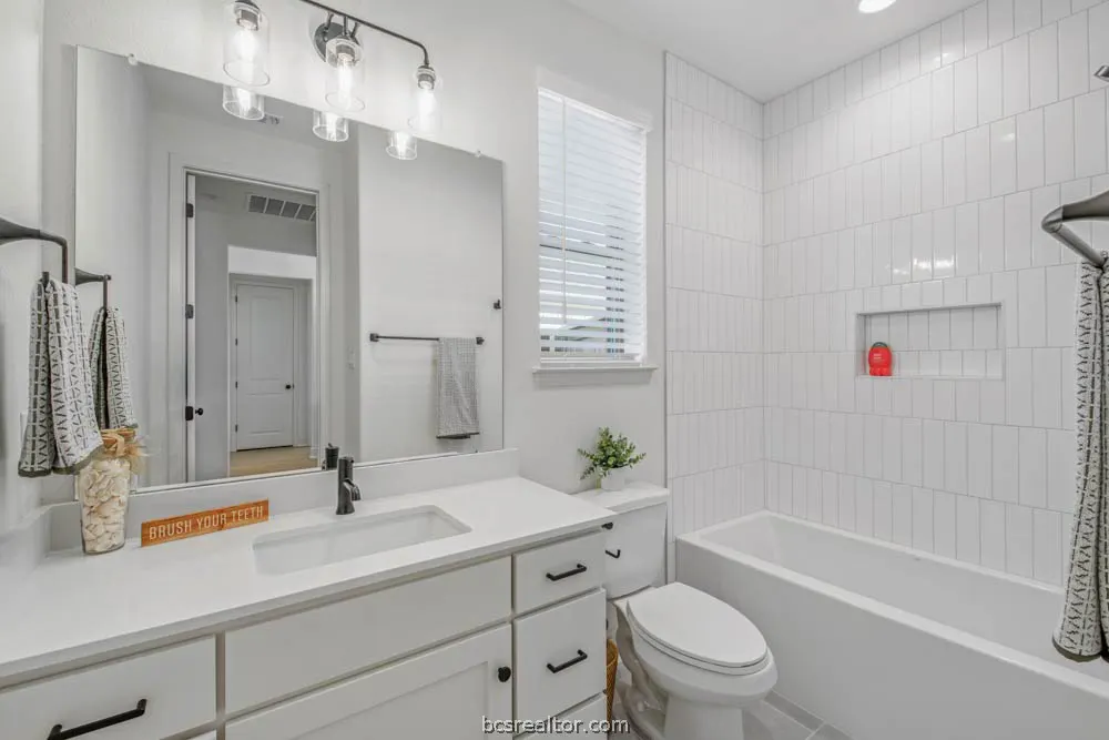 Listing Thumbnail Image 18