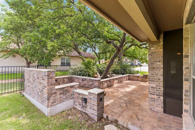 Popular Heritage Oaks Real Estate