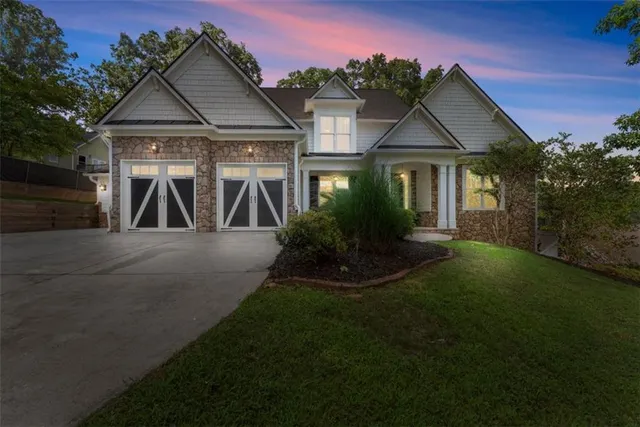 Popular Holly Heights Real Estate