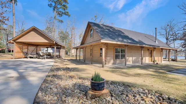 Popular Eagle Landing Real Estate