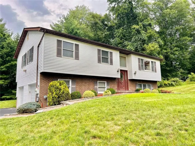 19 Lowerre Place, Valley Cottage NY 10989