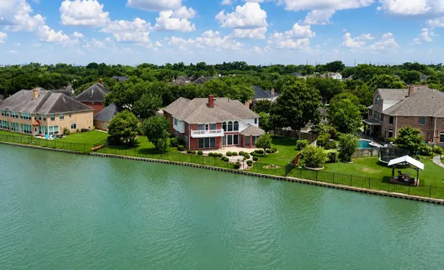 Popular Brightwater Point Estates Real Estate