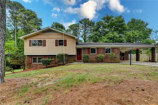 Popular Spring Meadow Real Estate