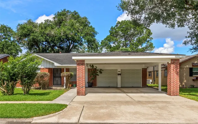 Popular Clear Brook Real Estate