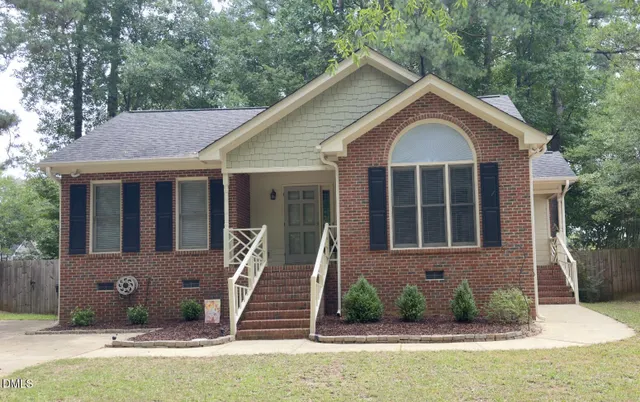 Popular Staunton Meadows Real Estate