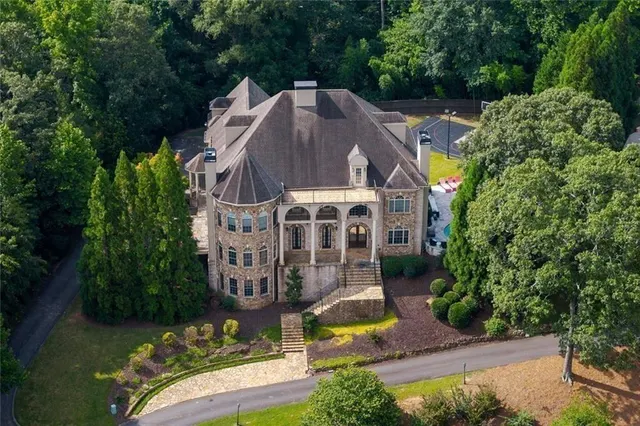 Popular Broadwell Manor Real Estate