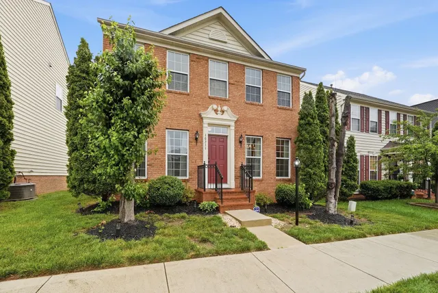 Popular Port Potomac Real Estate