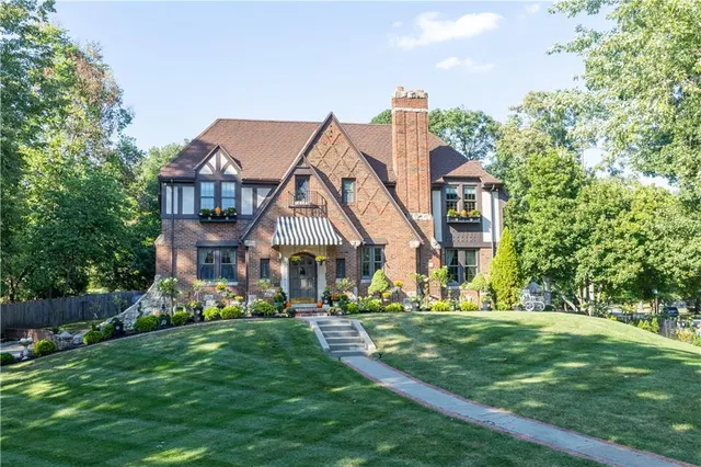 Popular Hundley Pl Real Estate