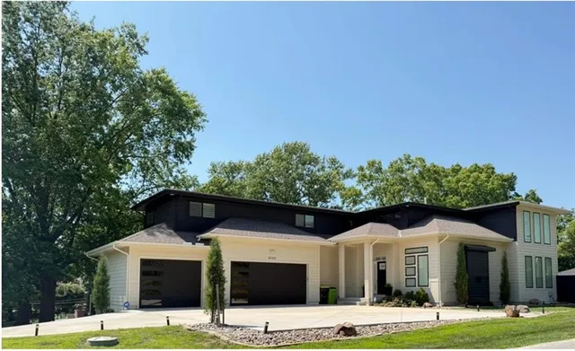 Popular Weatherby Lake Real Estate