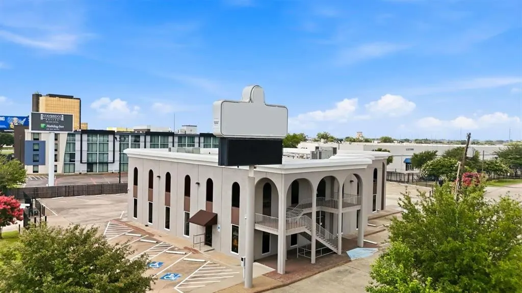 8855 N Stemmons Fwy,Unit Dallas, Dallas, TX 75247