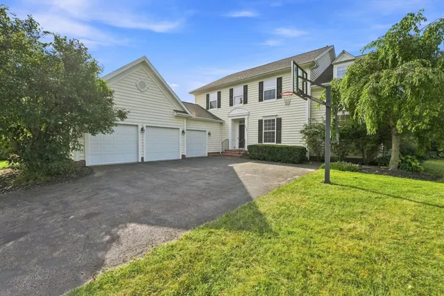 Popular Hampsted Village Real Estate