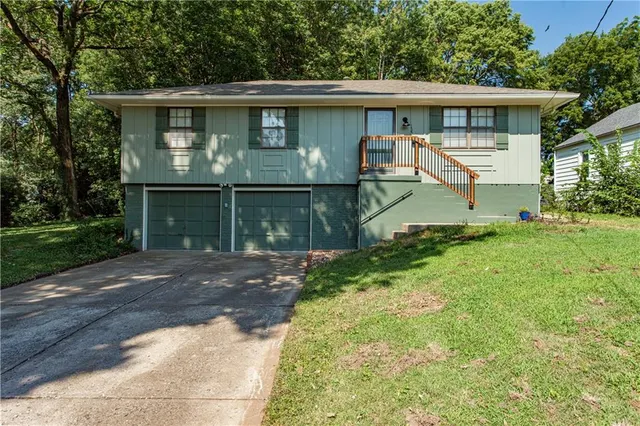 Popular Marthas Vineyard Real Estate