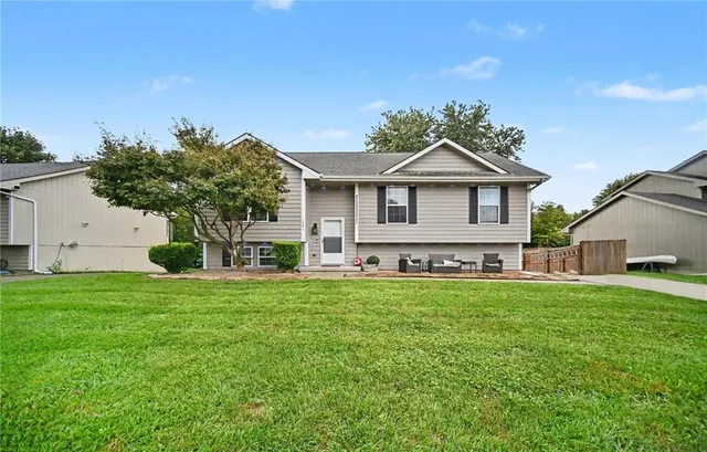Popular Diamond Crest Real Estate