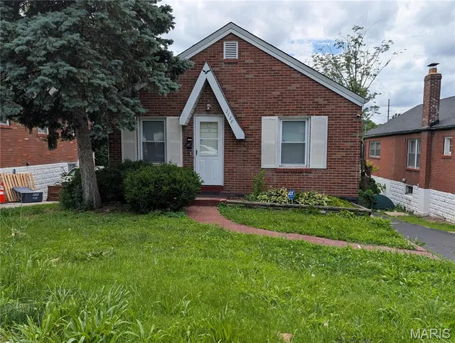 Popular Florissant Hills Real Estate